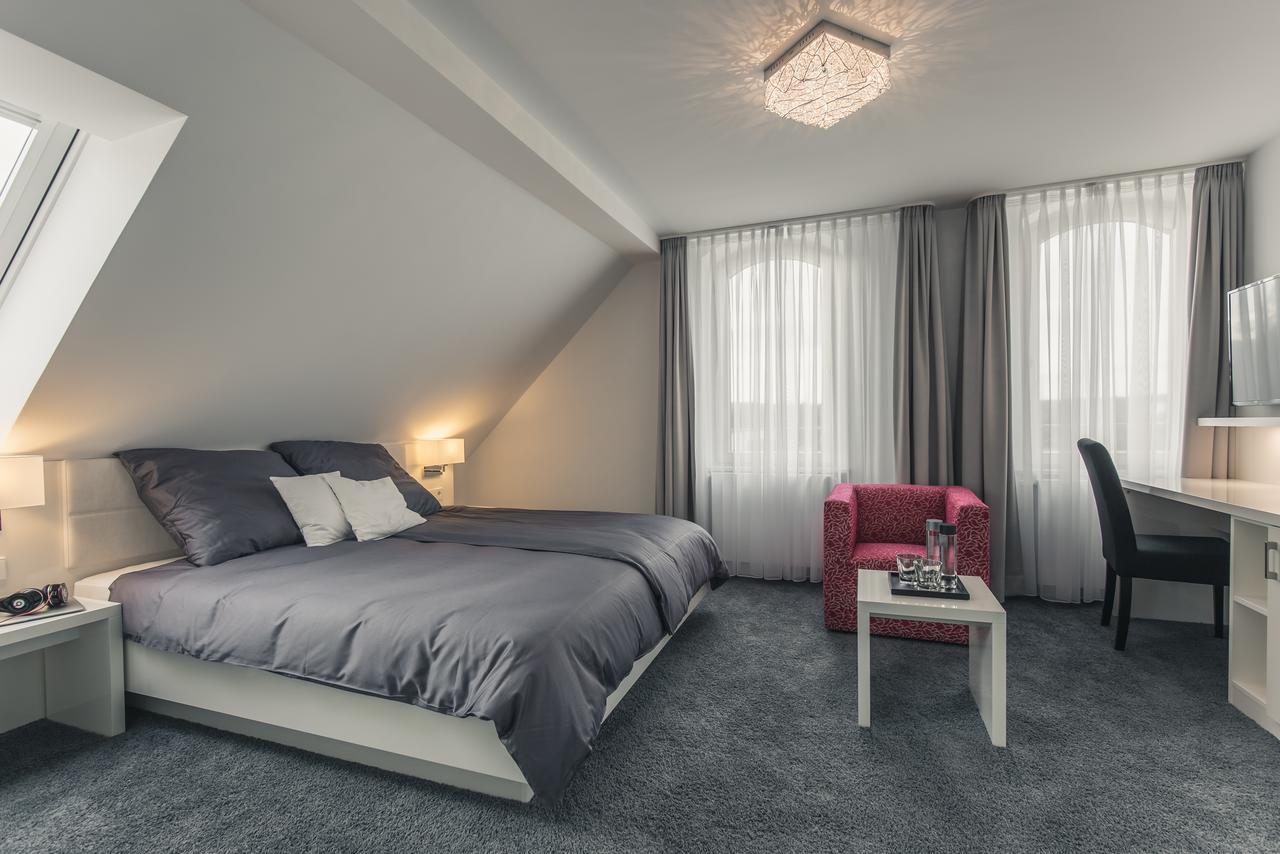 Bed and Breakfast Bahnlounge 1907 Ноєнштадт-ам-Кохер Екстер'єр фото
